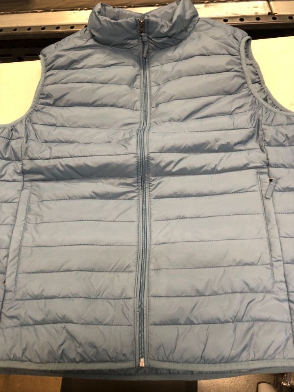 Photo 2 of Amazon Essentials Men's Lightweight Water-Resistant Packable Puffer Vest size XL 