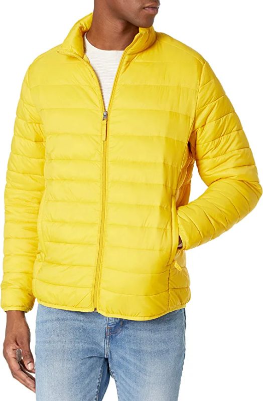 Photo 1 of Amazon Essentials Men's Packable Lightweight Water-Resistant Puffer Jacket, SIZE SMALL (tear in sweater)