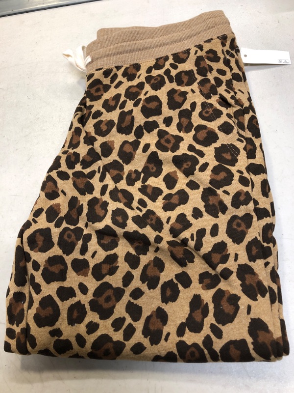 Photo 1 of Amazon Essentials Women's French Terry Fleece Jogger Sweatpant (Available in Plus Size), Leopard, X-Small

