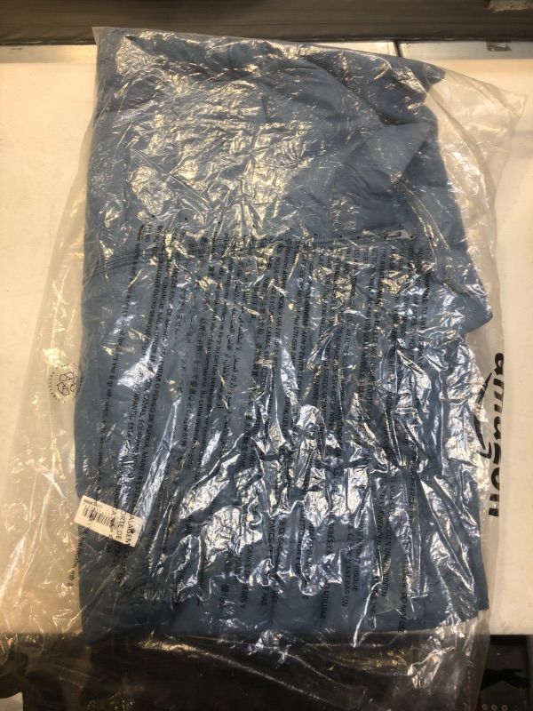 Photo 2 of Amazon Essentials Men's Lightweight Water-Resistant Packable Puffer Vest Large Medium Blue