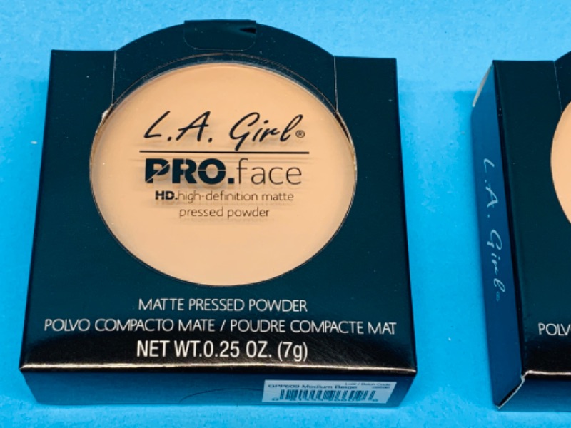 Photo 2 of 665141… 3 L.A. Girl medium beige high definition matte pressed powder 