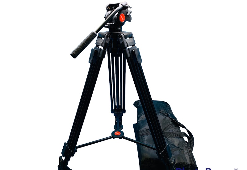 Photo 1 of 665207… professional Neewer adjustable height video tripod with leveler  and carry bag 