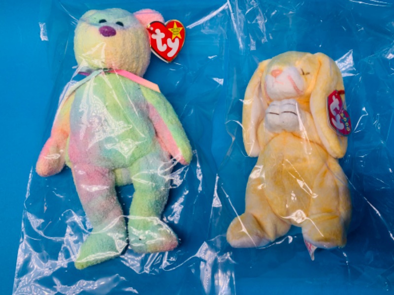 Photo 1 of 665492…2 TY beanie babies in plastic bags 