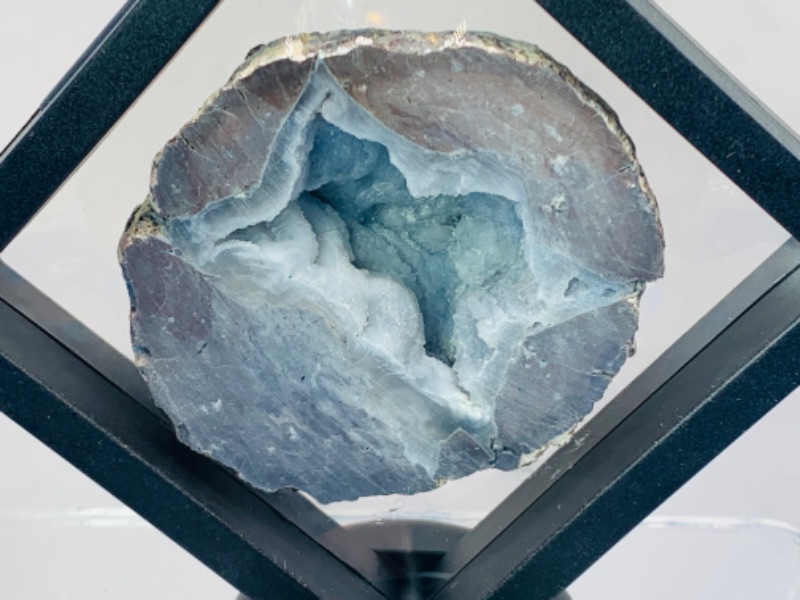 Photo 1 of 665540…geode rock formation in 3.5” display 