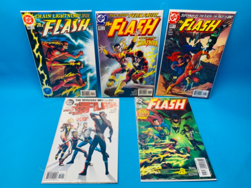 Photo 1 of 665602…5 flash comics in plastic sleeves 