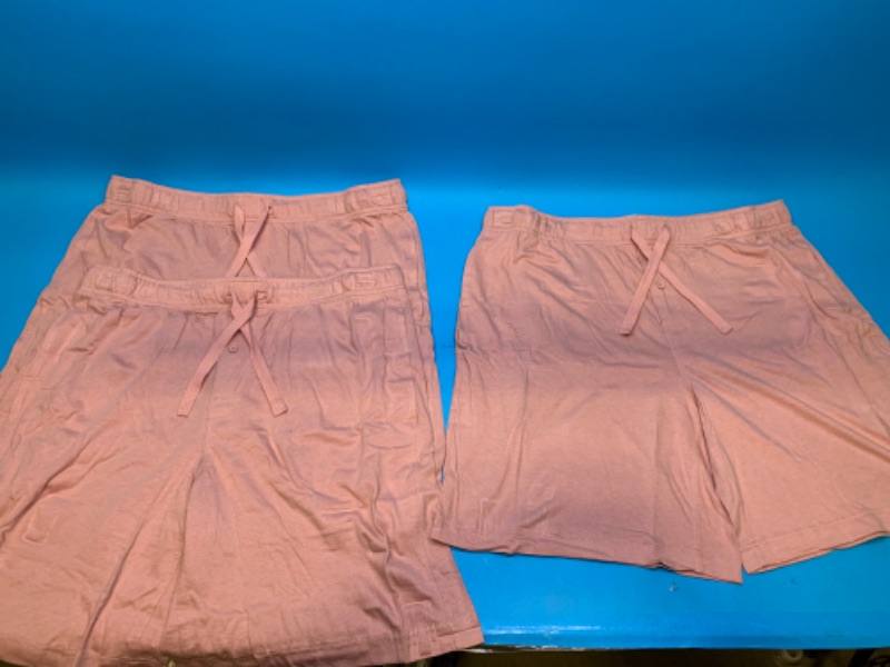 Photo 1 of 666011… 3 pairs of men’s size large pajama shorts 