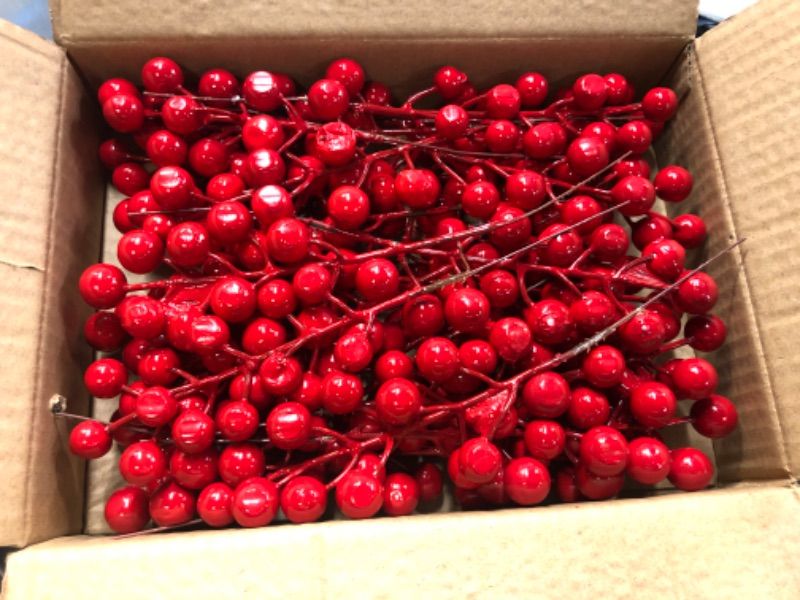 Photo 1 of 24 Pcs Red Berry Stems Artificial Red Berries Picks,7.9 Inch Fake Christmas Red Berry Branch for Christmas Tree Decoration,Holiday Crafts and Home Decor
