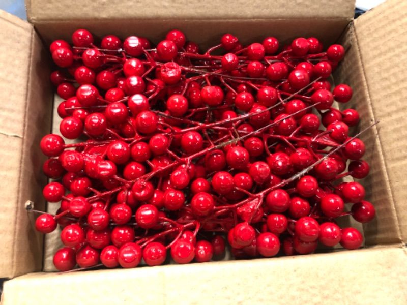 Photo 2 of 24 Pcs Red Berry Stems Artificial Red Berries Picks,7.9 Inch Fake Christmas Red Berry Branch for Christmas Tree Decoration,Holiday Crafts and Home Decor