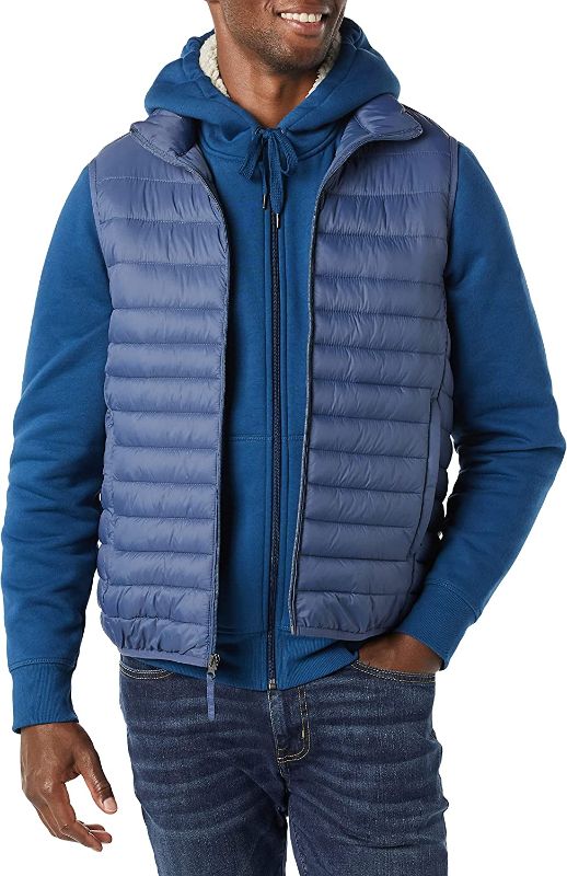 Photo 1 of Amazon Essentials Men's Lightweight Water-Resistant Packable Puffer Vest, Multipacks
SIZE XL
INDIGO