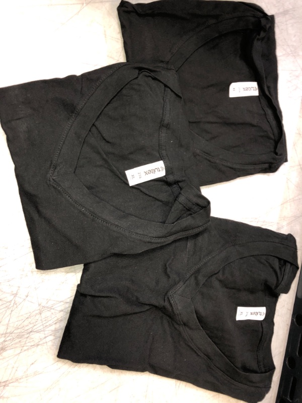 Photo 1 of 3 Pack Zenana Women's Basic V-Neck T-Shirts SIZE XL 