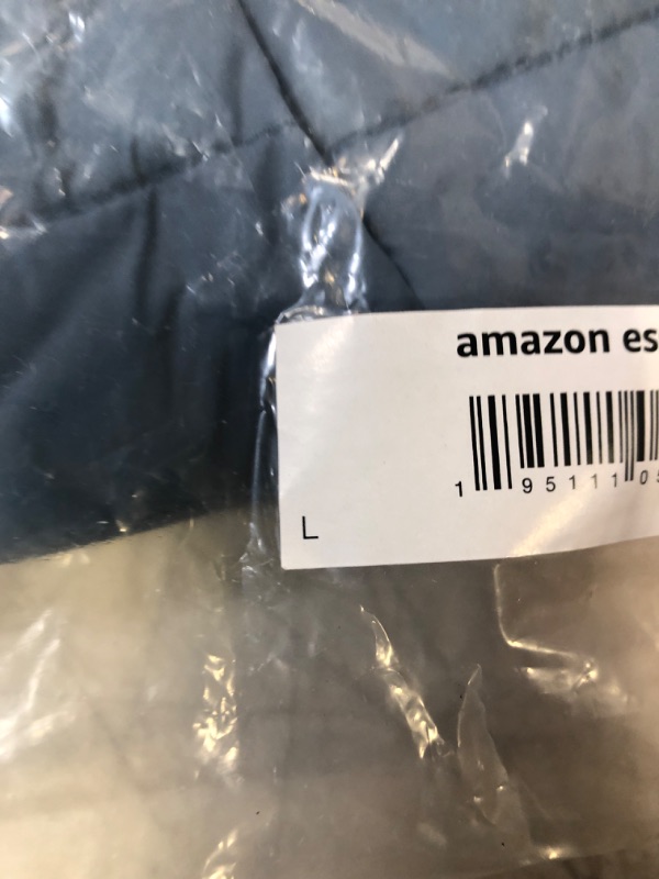 Photo 1 of Amazon Essentials Men's Lightweight Water-Resistant Packable Puffer Vest L
