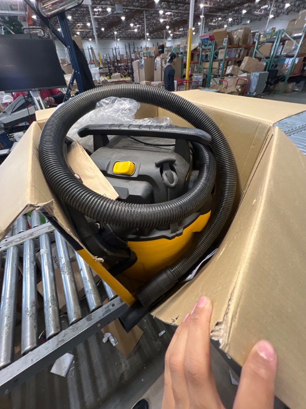 Photo 2 of ***see notes***DEWALT DXV09P 9 gallon Poly Wet/Dry Vac, Yellow