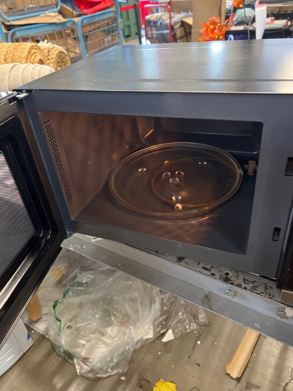 Photo 3 of 0.9 cu. ft. 900-Watt Countertop Microwave in Stainless Steel