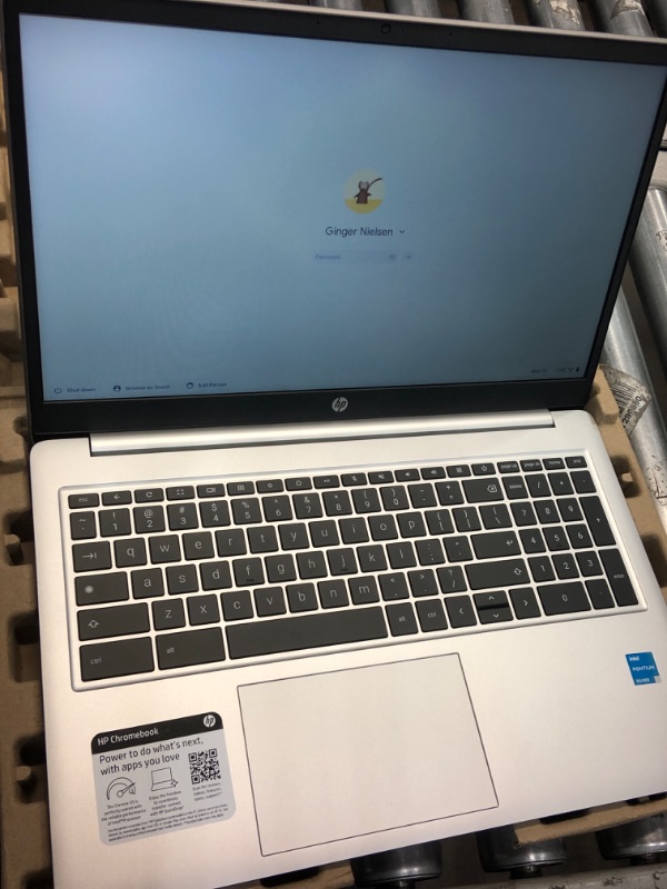 Photo 2 of HP 15.6" Chromebook Intel Pentium Silver 8GB Memory 64GB eMMC Mineral Silver Alpacatec microSD IntelPentiumN200|8GB RAM|64GB Storage