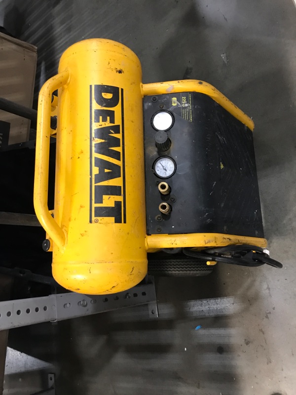 Photo 3 of (PARTS ONLY)DEWALT 4.5-Gallons Portable 225 Psi Horizontal Air Compressor
