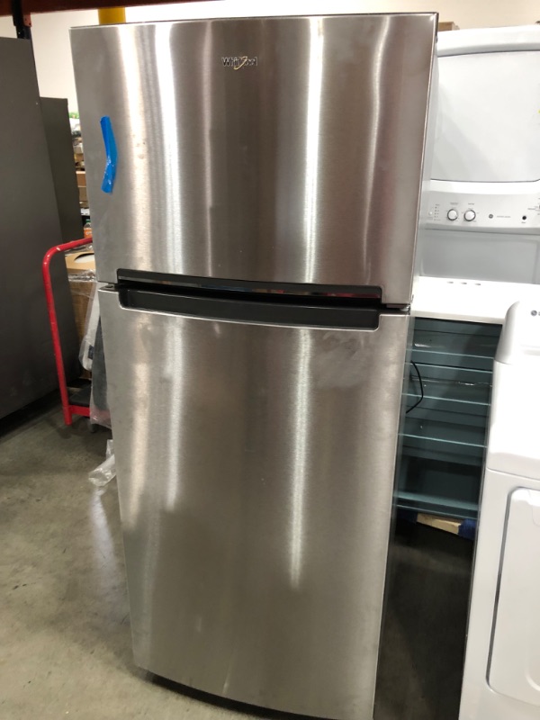 Photo 5 of Whirlpool 17.6-cu ft Top-Freezer Refrigerator (Monochromatic Stainless Steel)
