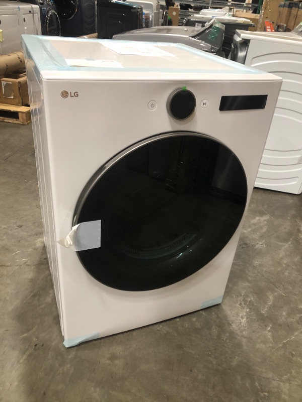 Photo 4 of LG TurboSteam 7.4-cu ft Stackable Steam Cycle Smart Electric Dryer (White) ENERGY STAR
