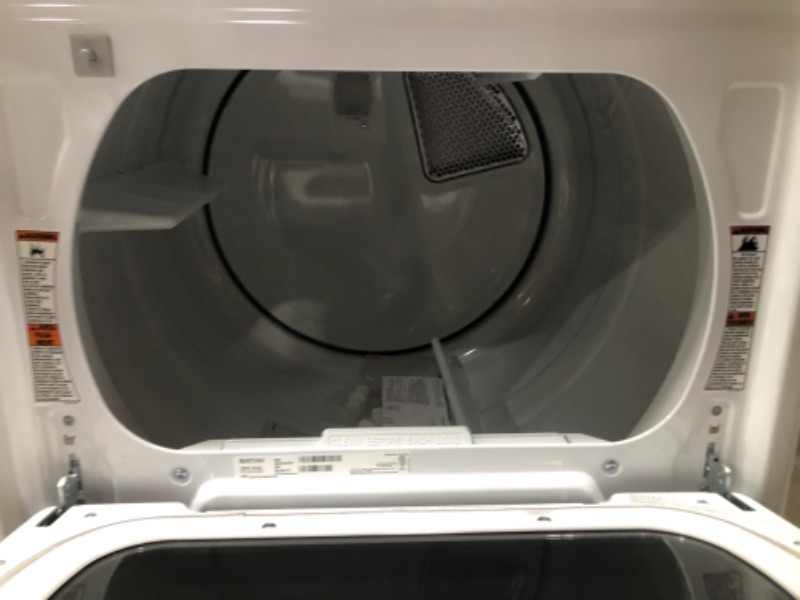 Photo 2 of Maytag SMART Capable 7.4-cu ft Smart Electric Dryer (White)
