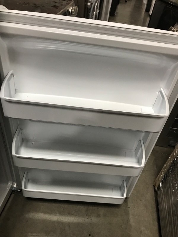 Photo 6 of 18.3 cu. ft. Top Freezer Refrigerator in White, ENERGY STAR
