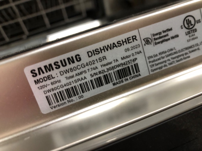 Photo 3 of Samsung Top Control 24-in Built-In Dishwasher (Fingerprint Resistant Stainless Steel) ENERGY STAR, 53-dBA
