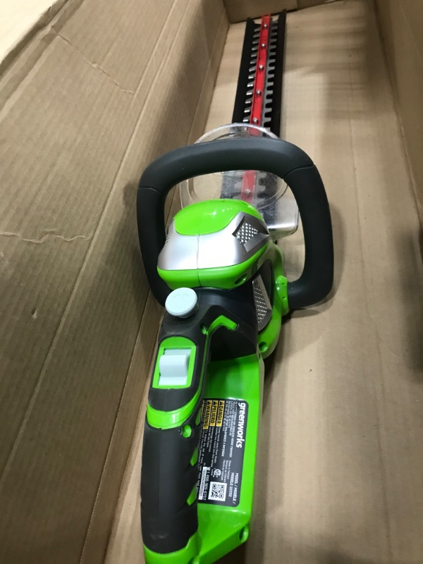 Photo 2 of **SEE NOTES**
Greenworks G40HT61 Cordless Hedge Trimmer, 61cm Dual Action Blade, Cuts up to 27mm Thick Branches and Stems, 3000spm WITHOUT 40V Battery & Charger, 3 Year Guarantee
