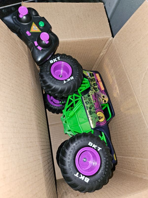 Photo 2 of Monster Jam, Official Grave Digger Freestyle Force, Remote Control Car, Monster Truck Toys for Boys Kids and Adults, 1:15 Scale