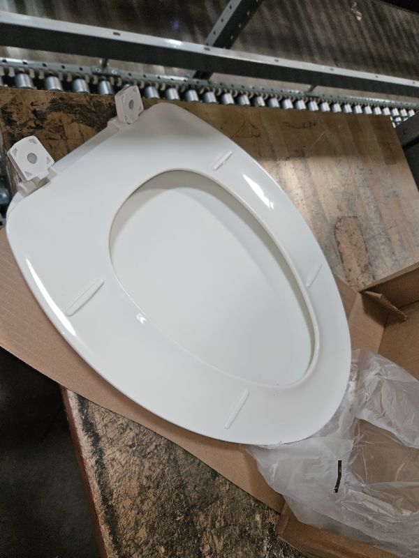 Photo 2 of (NO HARDWARE?) BEMIS 170 000 Toilet Seat, ELONGATED, Plastic, White
