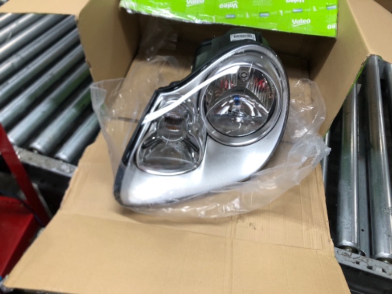 Photo 2 of **DAMAGED-SEE COMMENTS** Valeo 46658 Driver Side Halogen Headlight Assembly for Select Porsche Cayenne Models