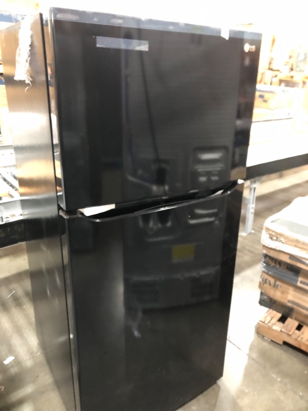 Photo 2 of LG 20.2-cu ft Top-Freezer Refrigerator (Black) ENERGY STAR
