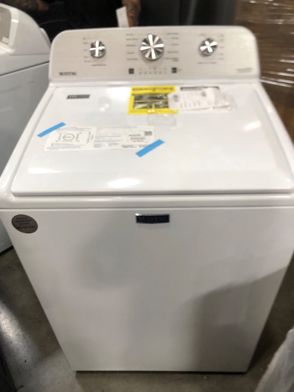 Photo 2 of Maytag 4.5-cu ft High Efficiency Agitator Top-Load Washer (White)
