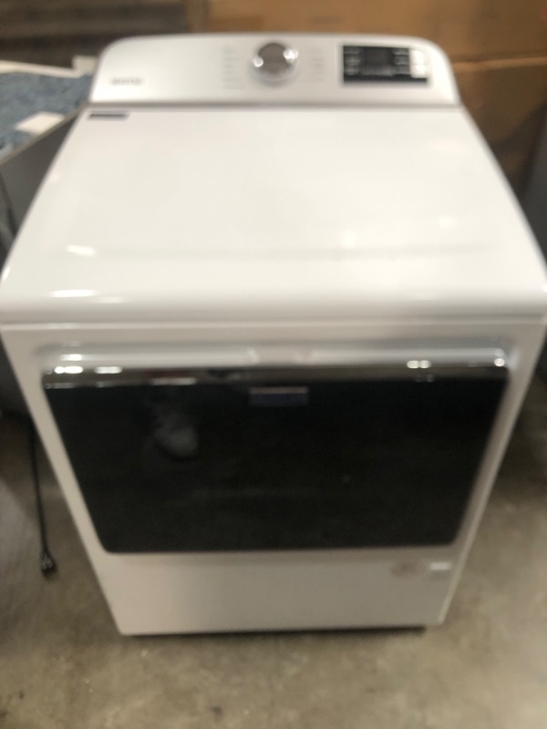 Photo 2 of Maytag Smart Capable 7.4-cu ft Hamper DoorSmart Gas Dryer (White)
