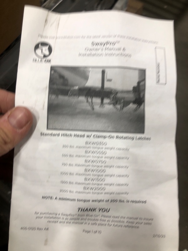 Photo 2 of Blue Ox BXW0750 SWAYPRO Weight Distributing Hitch 750lb Tongue Weight for Standard Coupler with Clamp-On Latches Black, 34 x 11 x 6 inches