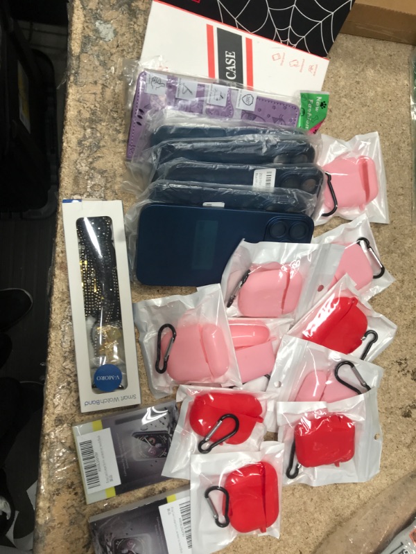 Photo 1 of 21 pc Assorted Phone/Accessory bundle