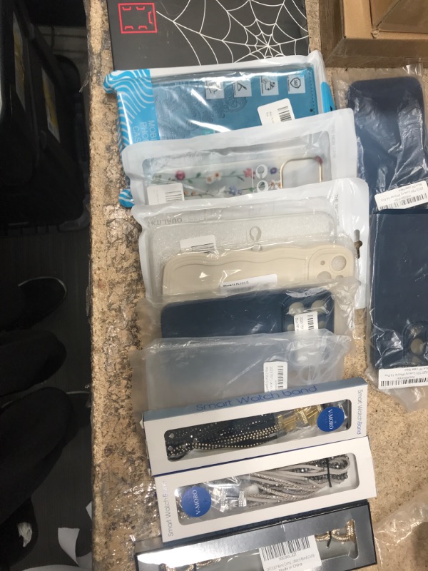 Photo 1 of 12 pc Assorted Phone/Accessory bundle