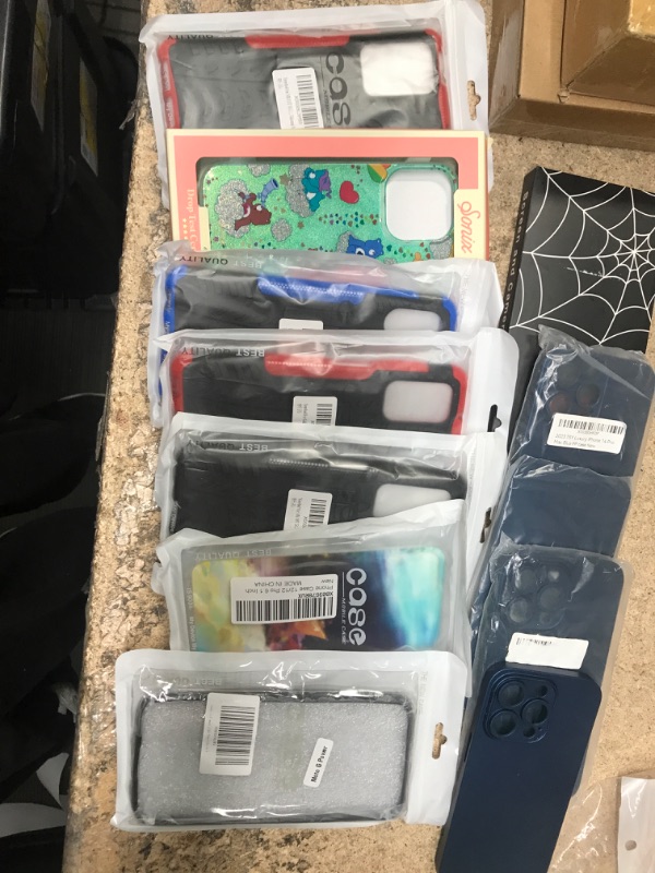 Photo 1 of 12 pc Assorted Phone/Accessory bundle