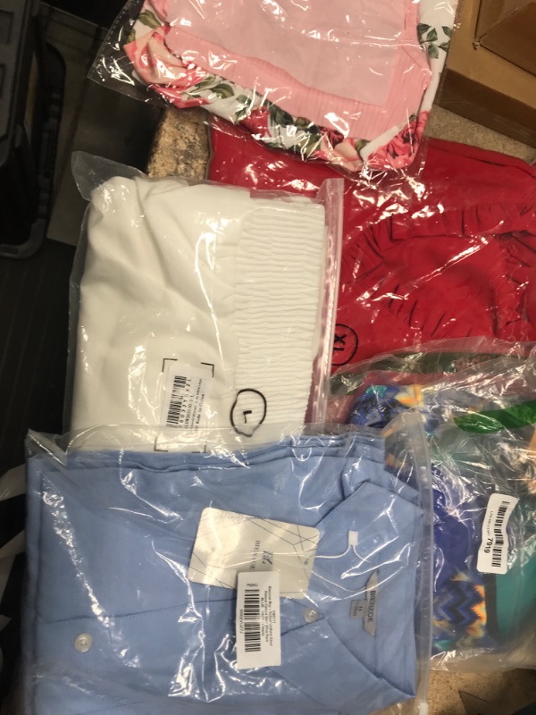 Photo 1 of 5 Pc Assorted Clothing Bundle 