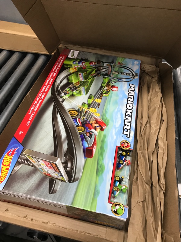 Photo 2 of 
Hot Wheels Mario Kart Circuit Track Set with 1:64 Scale Die-Cast Kart Replica Ages 5 and Above