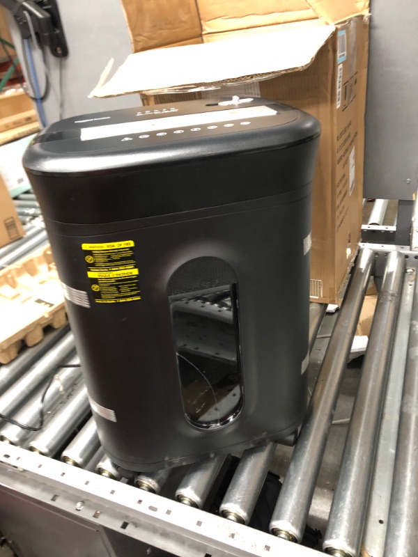 Photo 1 of Amazon Basics 15-Sheet Cross-Cut Paper, CD Credit Card Office Shredder 15 Sheet - original model Shredder