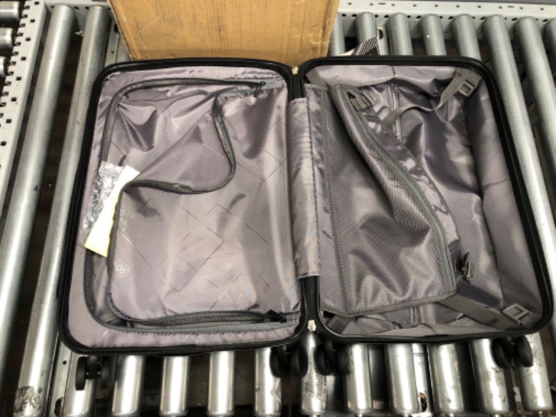 Photo 3 of * used * 
LEVEL8 Grace Carry On Luggage