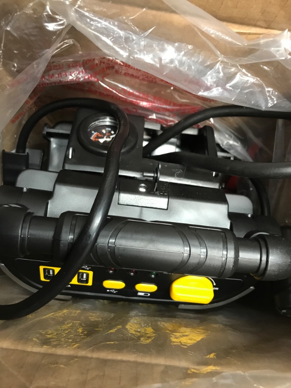 Photo 5 of * does not hold charge * sold for parts/repair *
STANLEY FATMAX J7CS Portable Power Station Jump Starter: 700 Peak/350 Instant Amps, 120 PSI Air Compressor