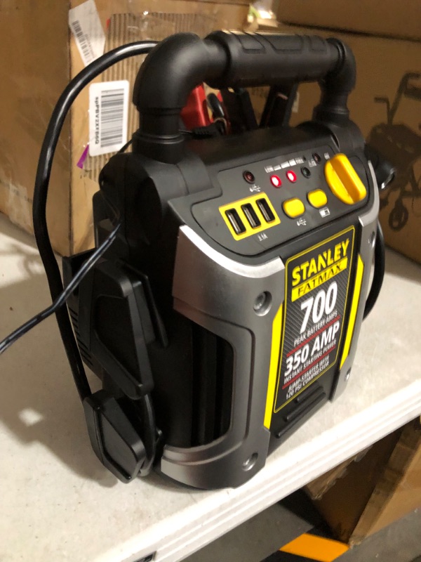 Photo 3 of * does not hold charge * sold for parts/repair *
STANLEY FATMAX J7CS Portable Power Station Jump Starter: 700 Peak/350 Instant Amps, 120 PSI Air Compressor