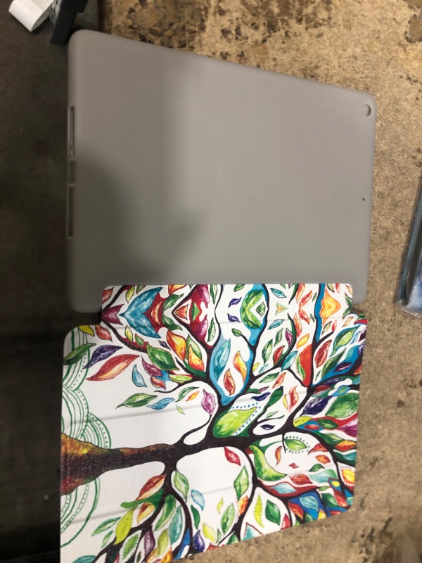 Photo 1 of DTTO IPAD 9.7CASE 6TH GENERATION 2017 SLEEP WAKE LOVE TREE 