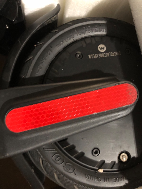 Photo 1 of **FOR PARTS ONLY**
Wheelspeed Electric Scooter, 20-25 Miles & 15 MP WS1 PRO