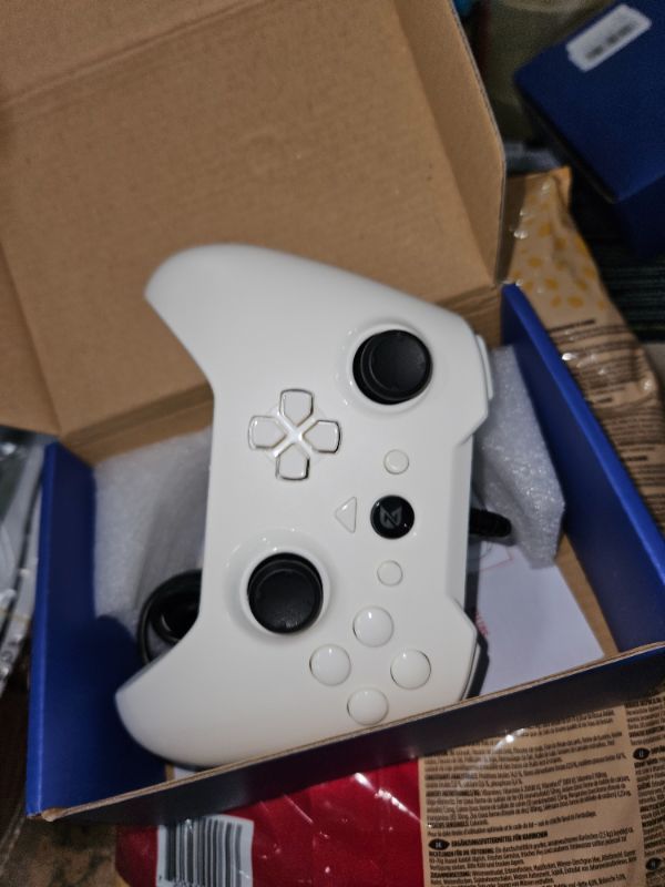 Photo 1 of ZD-O (Lite) Wired Gaming Controller for Nintendo Switch,LaptoPC(Win7-Win10),Android Smartphone Tablet VR TV Box (O-LITE(white))