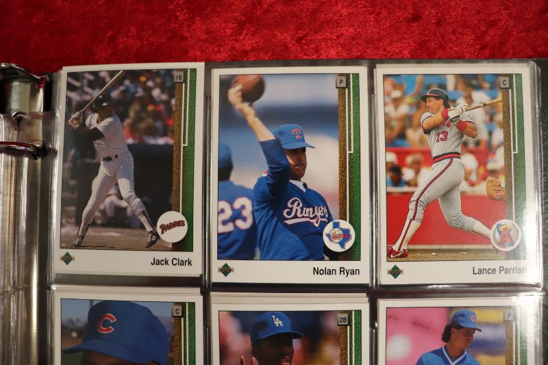 Photo 1 of 1989 Upper Deck Baseball Hi Series complete set in binder