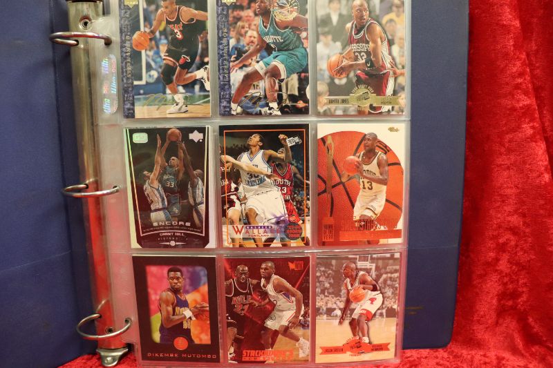 Photo 1 of Over 150 Basketball cards in binder 1988-99 (lots of ROOKIES)