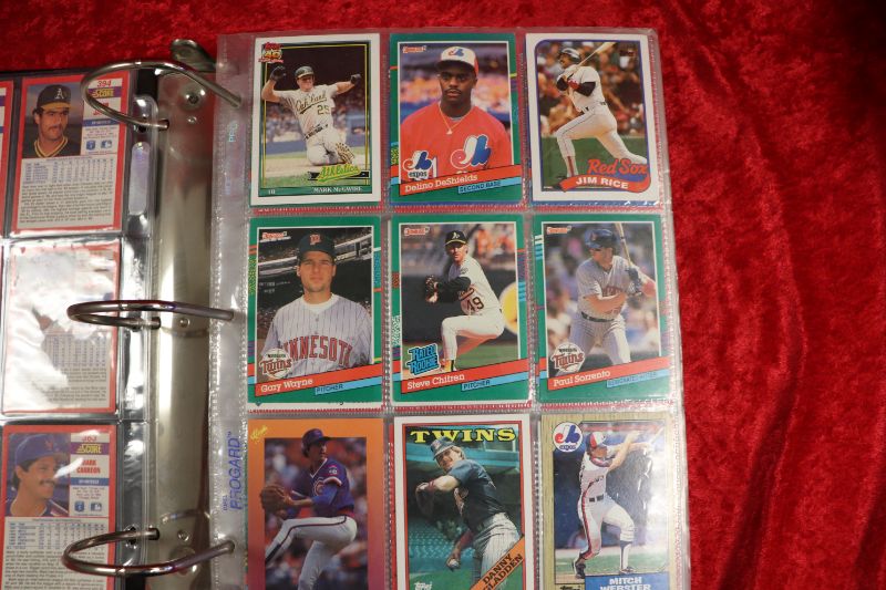 Photo 2 of Over 400 Baseball cards in binder (few stars)