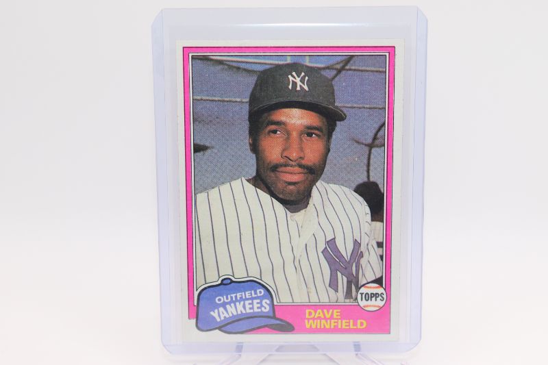 Photo 1 of Dave Winfield 1981 Topps (Mint)