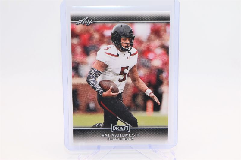 Photo 1 of Patrick Mahomes 2017 Leaf ROOKIE (Mint) 