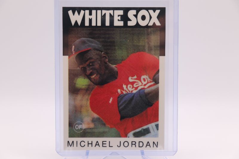 Photo 1 of Michael Jordan 1986 Topps Baseball style card (Mint) 